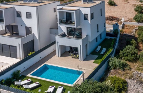 Tribunj Villa | Beautiful Villa Bazzar