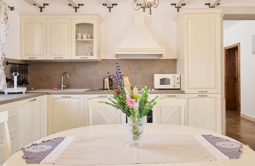 Cancini Villa | Beautiful Villa Bellissima with a pool