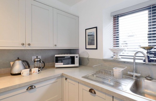 Goldsithney House | Beautiful villa for 4 guests with WIFI, TV, pets allowed and parking