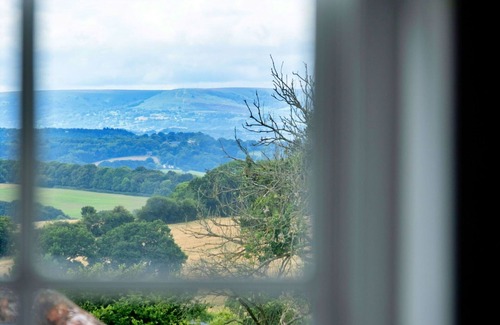 Monmouth House | Beautiful villa for 4 guests with WIFI, pets allowed and parking