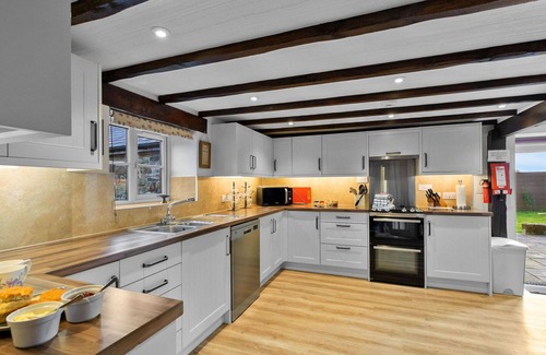 Holsworthy House | Beautiful villa for 10 guests with WIFI, terrace, pets allowed and parking
