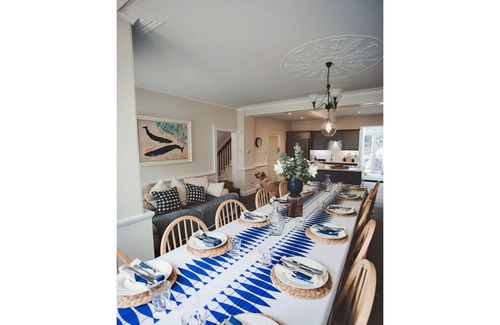 Kingsand House | Beautiful villa for 12 people with WIFI, TV, pets allowed and parking