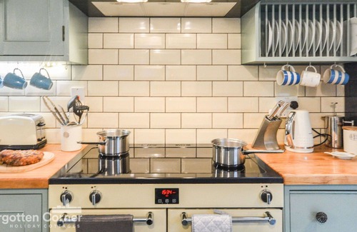 Kingsand House | Beautiful villa for 6 people with WIFI, terrace, pets allowed and parking