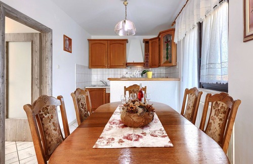 Sajini House | Beautiful villa for 6 guests with WIFI, private pool, A/C, TV, terrace and parking