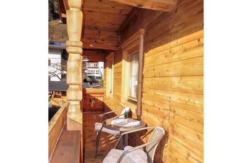 Schwendau Villa | Beautiful villa for 5 guests with WIFI, TV, balcony and parking