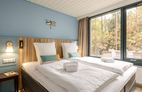 Bispingen House | Beautiful villa for 6 people with hot tub, WIFI, pool, TV, terrace and parking