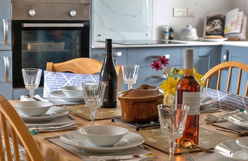 Llandrillo House | Beautiful villa for 4 guests with WIFI, hot tub, TV, terrace and parking