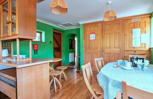 Llanidloes House | Beautiful villa for 6 people with WIFI, terrace and parking