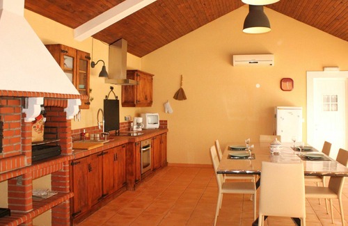 Montijo House | Beautiful villa for 6 people with WIFI, pool, A/C, TV, terrace and parking