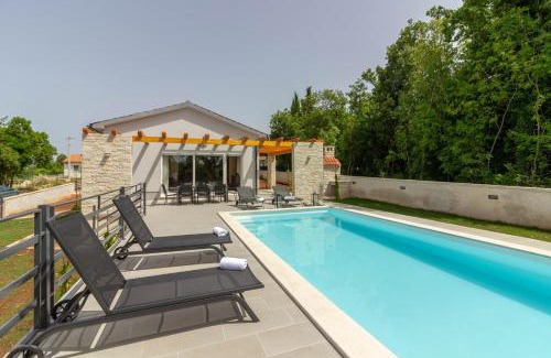 Pavicini Villa | Beautiful villa Foska with private Pool near the beach