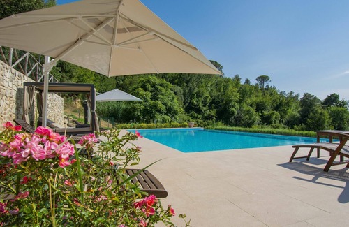 Palaia Villa | Beautiful Villa Fraiano Tuscan farmhouse with private pool views, free WiFi and Terrace!