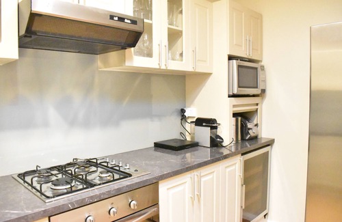 Shenton Park Apartment | Beautiful Villa - Great location, patio & 2 parks!