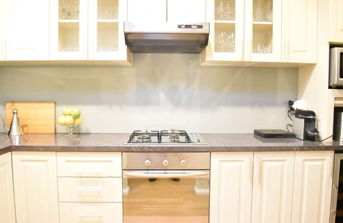 Shenton Park Apartment | Beautiful Villa - Great location, patio & 2 parks!