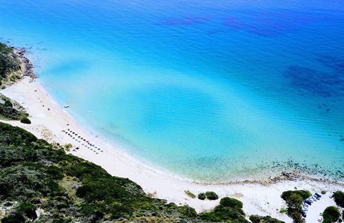 Kateleios Villa | Beautiful villa in a totally stunning location over looking sandy beach.