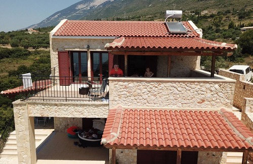 Kateleios Villa | Beautiful villa in a totally stunning location over looking sandy beach.