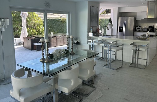 Key Biscayne House | beautiful villa in a paradise island with private pool and jacuzzi