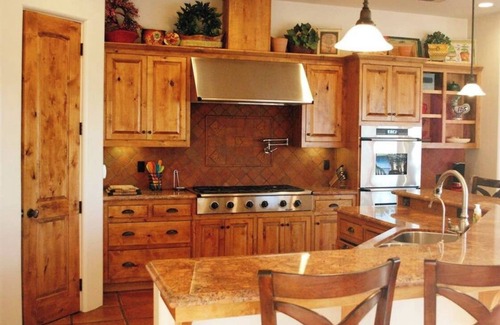 Paso Robles Villa | Beautiful villa in Paso Robles Wine Country with Swimming Pool and Hot Tub