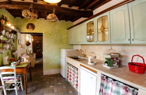 Massa e Cozzile Villa | Beautiful villa for 5 people with WIFI, private pool, TV, veranda, pets allowed and parking