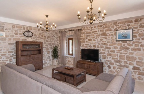 Loviste Villa | Beautiful Villa Mediterranean Pearl