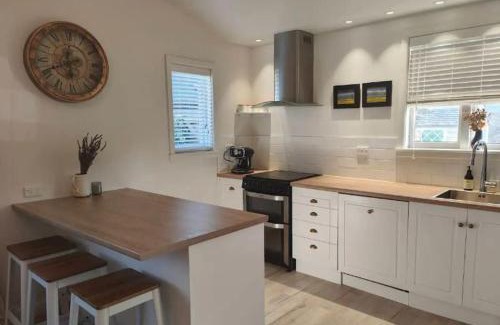 Woolston Villa | Beautiful villa near everything!