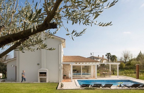Rojnici Villa | Beautiful Villa Neva