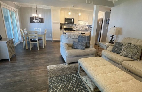 Anderson Villa | Beautiful villa on Lake Hartwell, stunning views, large deck for family to enjoy