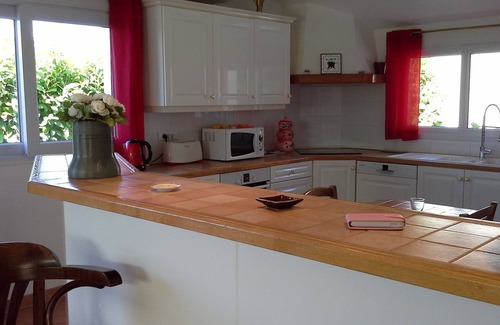 Erdeven Villa | Beautiful villa, porch, terrace, heated swimming pool solar shower