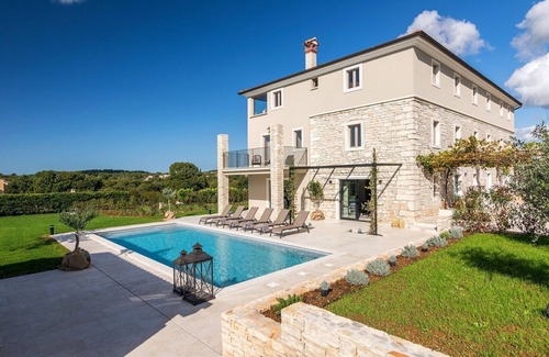 Matohanci Villa | Beautiful Villa San Martino with pool near Rovinj, away from the crowds and surrounded by the calmness of nature.