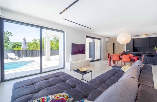 Risika Villa | Beautiful Villa TIMES with heated pool
