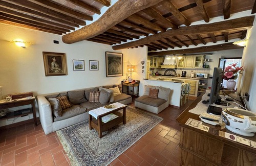 Castelvecchio Villa | Beautiful villa with WIFI, private pool, A/C, TV, terrace and panoramic view, close to Lucca
