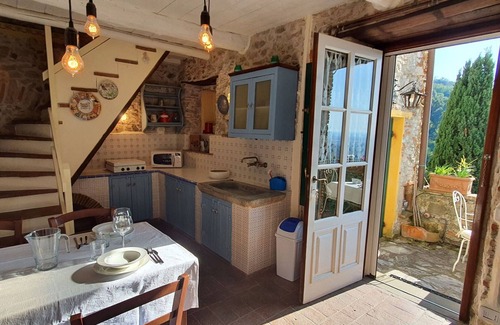 Chiatri Villa | Beautiful villa with WIFI, private pool, TV, terrace, panoramic view and parking, close to Lucca