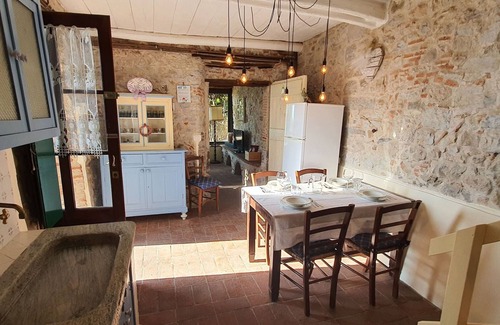 Chiatri Villa | Beautiful villa with WIFI, private pool, TV, terrace, panoramic view and parking, close to Lucca