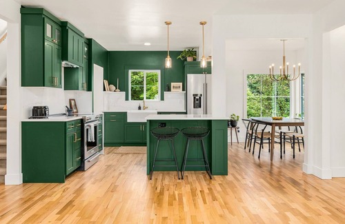 Camas House | Beautiful Vintage Home in the Heart of Camas 5 beds