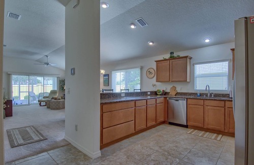 Antrim Dells Villa | BEAUTIFUL WALK TO BROWNWOOD SQUARE ELEC 4 SEAT CART INCLUDED THE VILLAGES FL