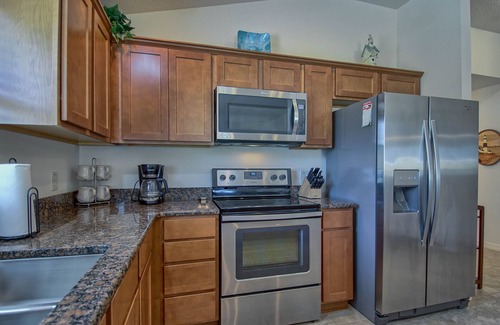 Antrim Dells Villa | BEAUTIFUL WALK TO BROWNWOOD SQUARE ELEC 4 SEAT CART INCLUDED THE VILLAGES FL