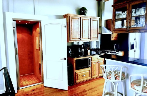 Galveston Cottage | Beautiful water front cottage