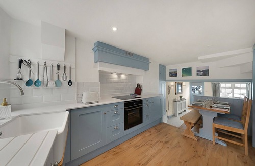 Newton Ferrers Cottage | Beautiful Waterside 2 bedroom cottage in Newton Ferrers S. Devon