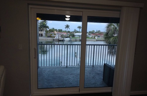 Capri Isle Apartment | Beautiful Waterfront apartment 2 bdrm: sand, Beach