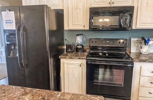 Jones Mills House | Beautiful Waterfront 3 Bed/2 bath Hideaway. GREAT FLAT YARD!