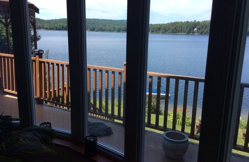 Amherst Cottage | Beautiful Waterfront Four Season Cottage Near Tremblant CITQ #305626