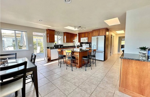 La Conner House | Beautiful Waterfront home right on the Swinomish Channel