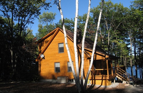 Bridgton Cabin | Beautiful waterfront log cabin on pristine Maine lake