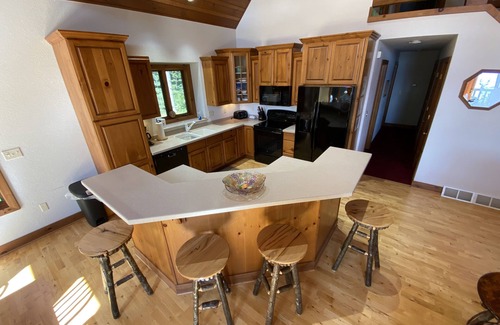Tomahawk House | Beautiful Waterfront Property with Breathtaking Views.