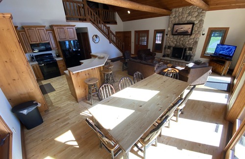 Tomahawk House | Beautiful Waterfront Property with Breathtaking Views.