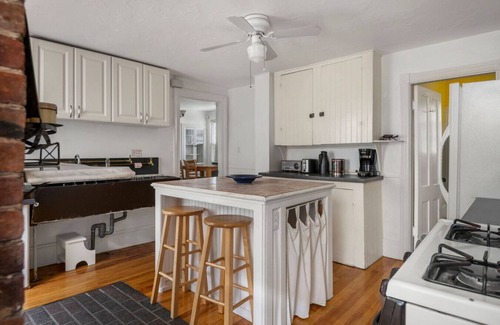 West End Apartment | Beautiful West End Apartment
