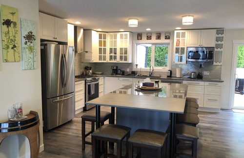 Central Okanagan House | Beautiful West Kelowna Home with saltwater pool and breathtaking view