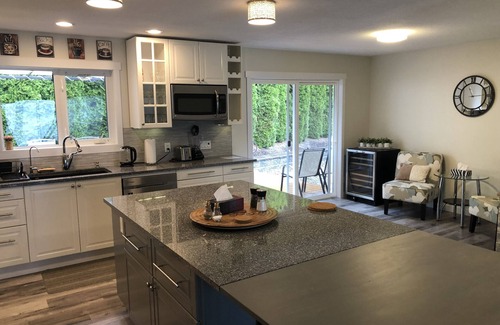 Central Okanagan House | Beautiful West Kelowna Home with saltwater pool and breathtaking view