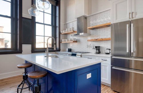 Noble Square Apartment | Beautiful West Town 2BR nr I-90, by Blueground