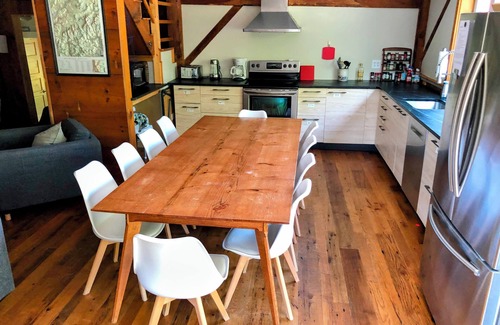 Woodstock Cabin | Beautiful White Mountain Lodge on Mirror Lake, Hot Tub, Dog Friendly, 6 Bedrooms