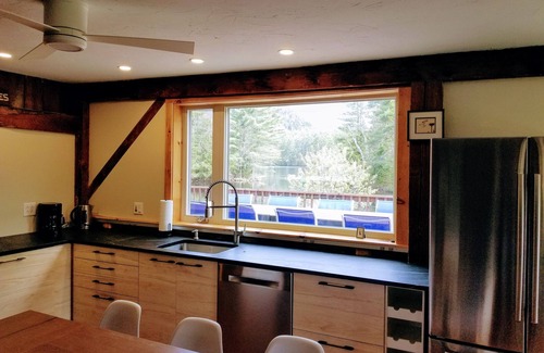 Woodstock Cabin | Beautiful White Mountain Lodge on Mirror Lake, Hot Tub, Dog Friendly, 6 Bedrooms